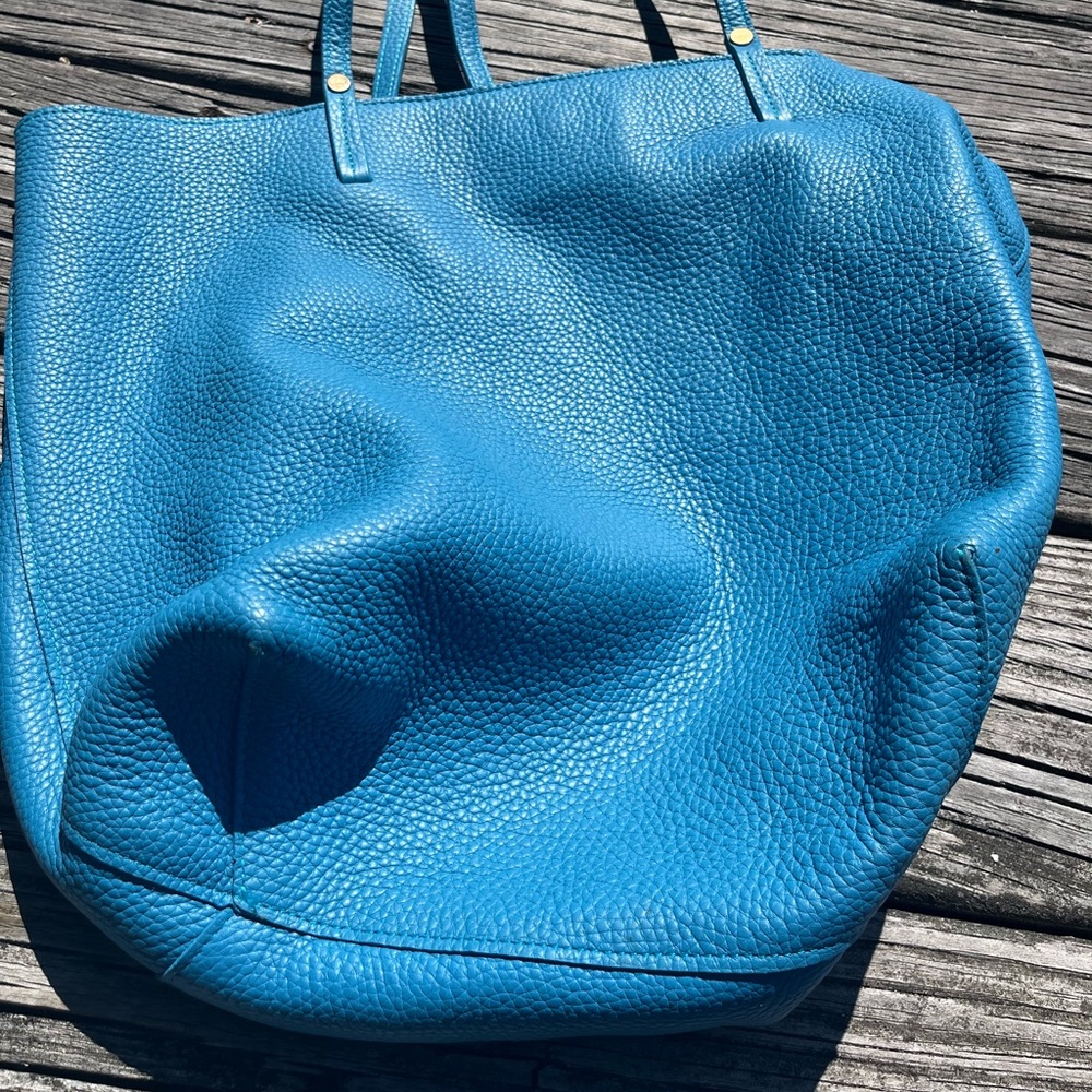 Elegant G AND G ,  Blue Leather Tote Bag